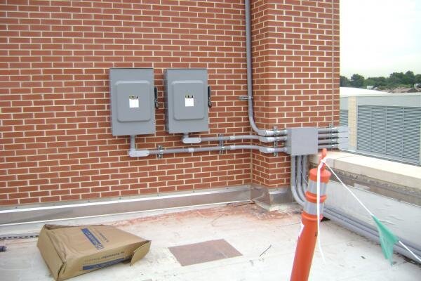 NE_Roof_Combiner_Disc_Switches